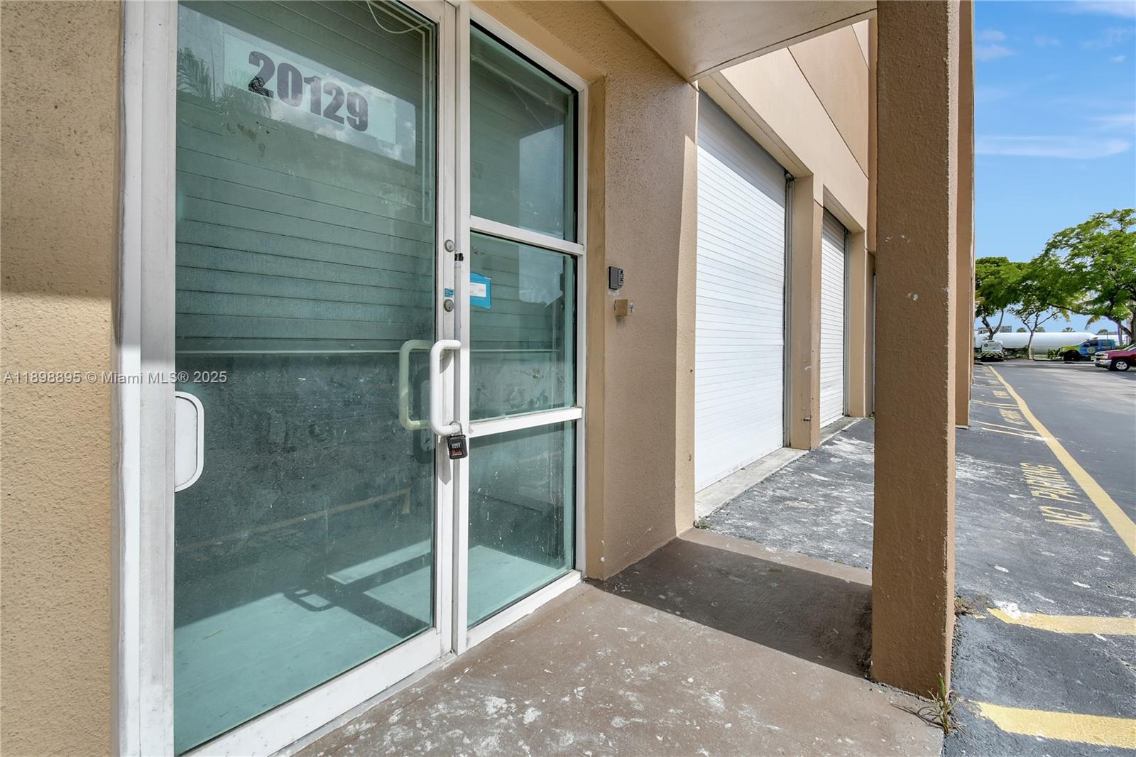 20129 NE 16th Pl, Miami, FL, 33179/$685,000 2 20129 NE 16th Pl