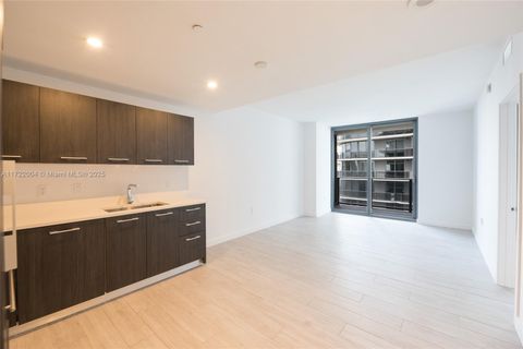 45 SW 9th St 3507 Miami FL 33130