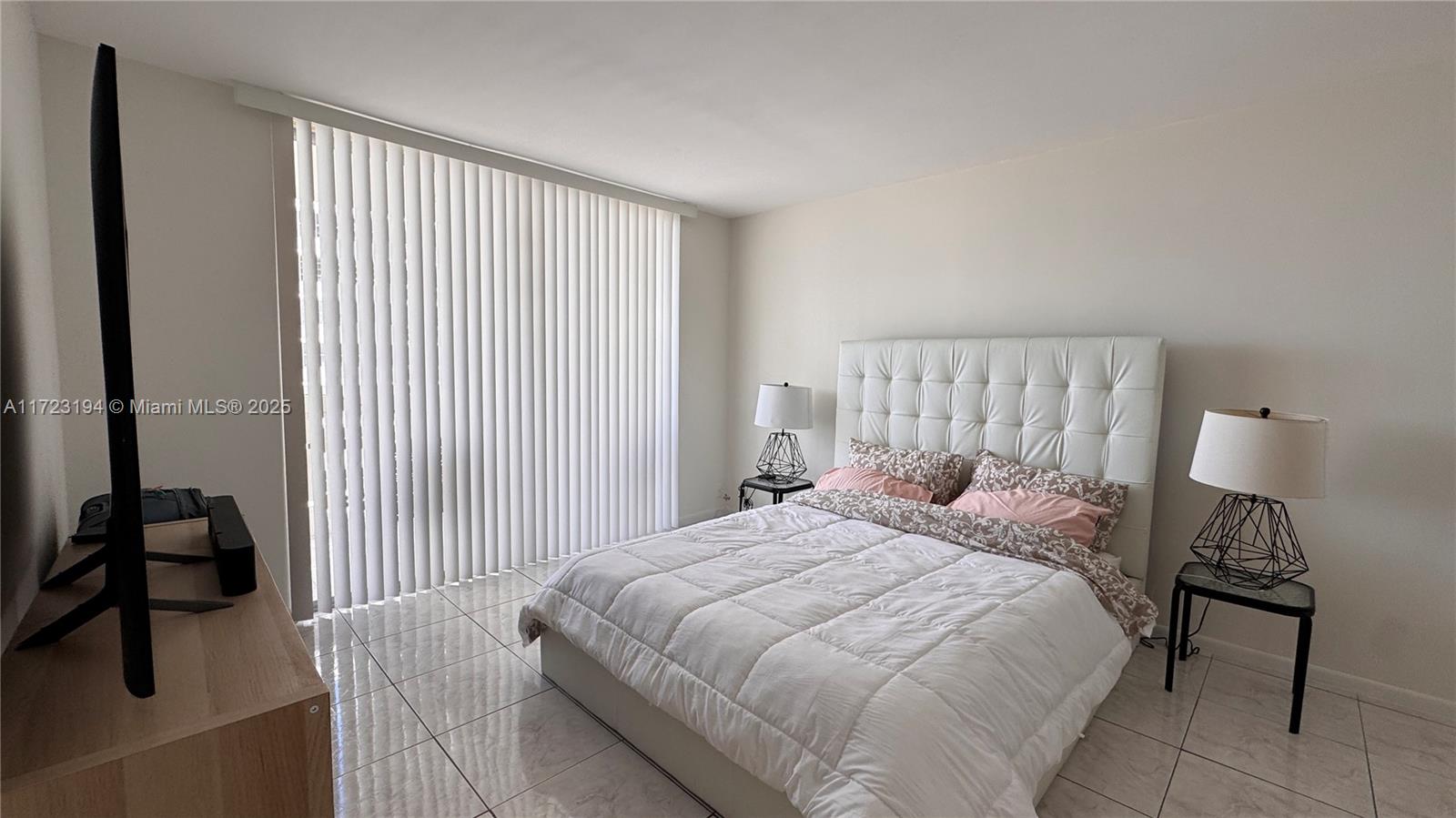 IMPERIAL TOWERS CONDO - Residential