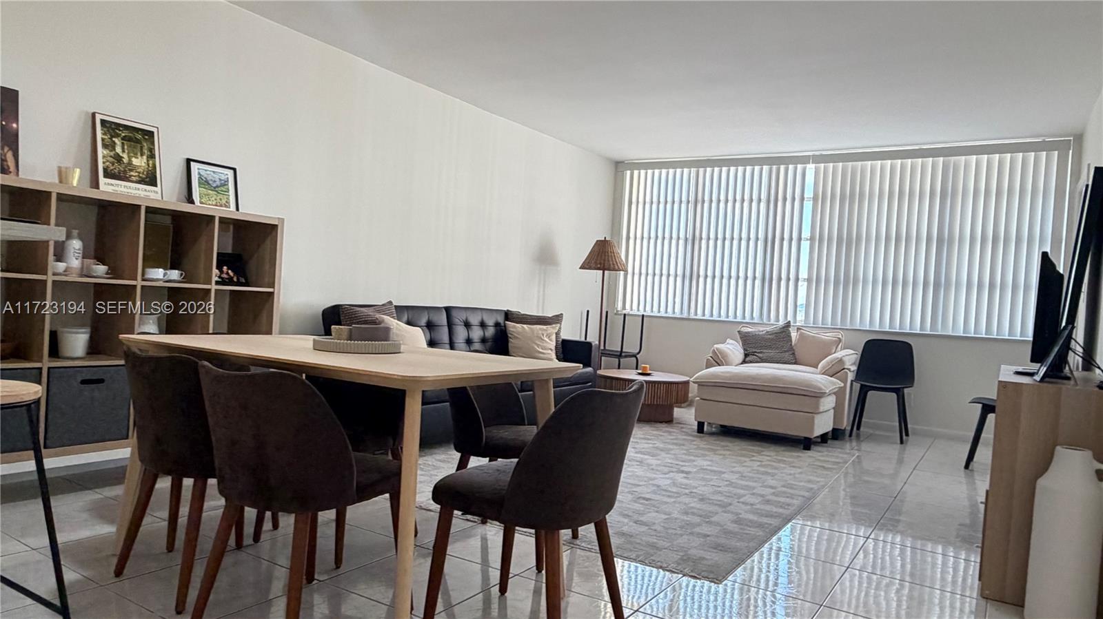 IMPERIAL TOWERS CONDO - Residential