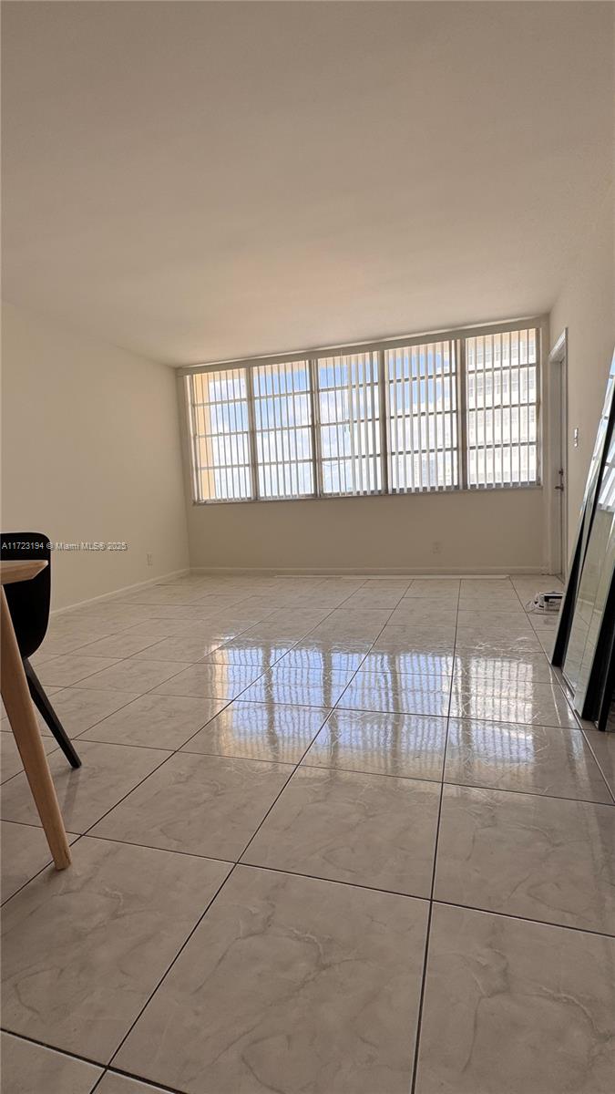 IMPERIAL TOWERS CONDO - Residential