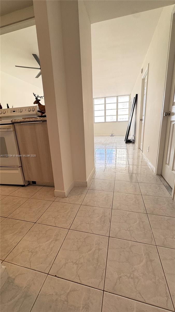 IMPERIAL TOWERS CONDO - Residential