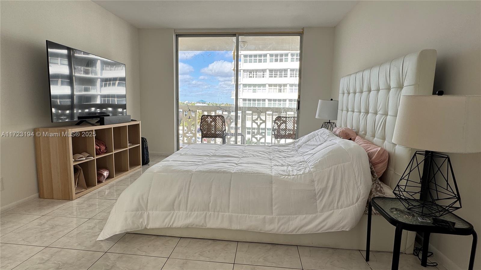 IMPERIAL TOWERS CONDO - Residential