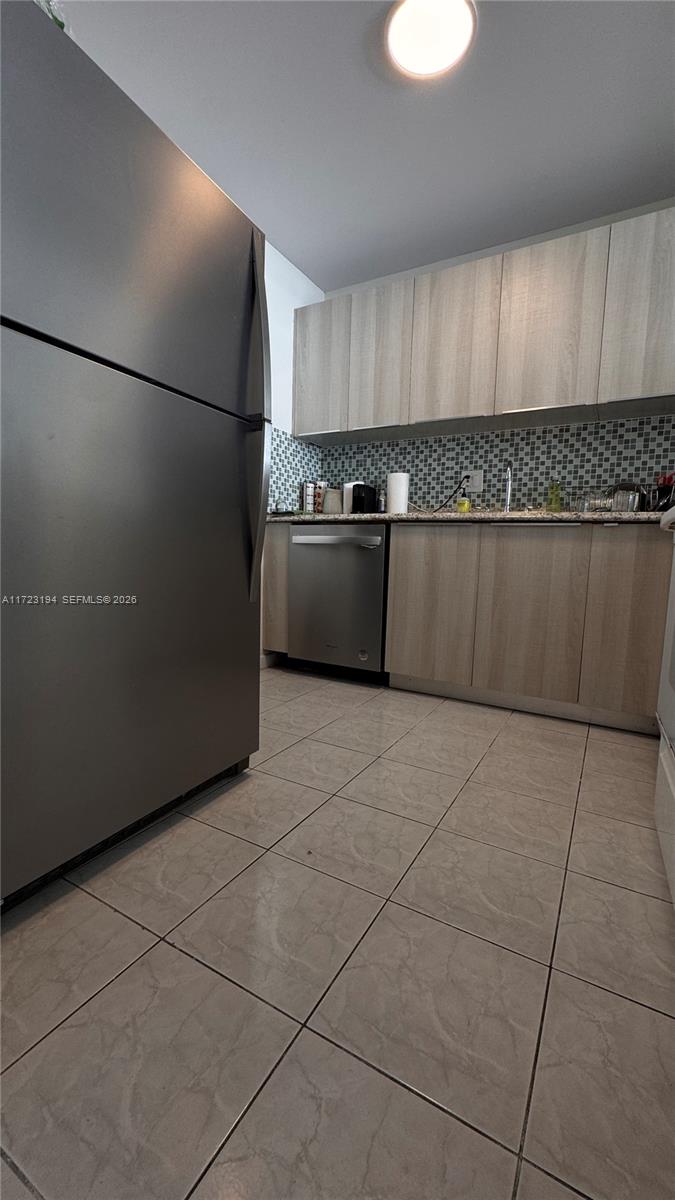 IMPERIAL TOWERS CONDO - Residential