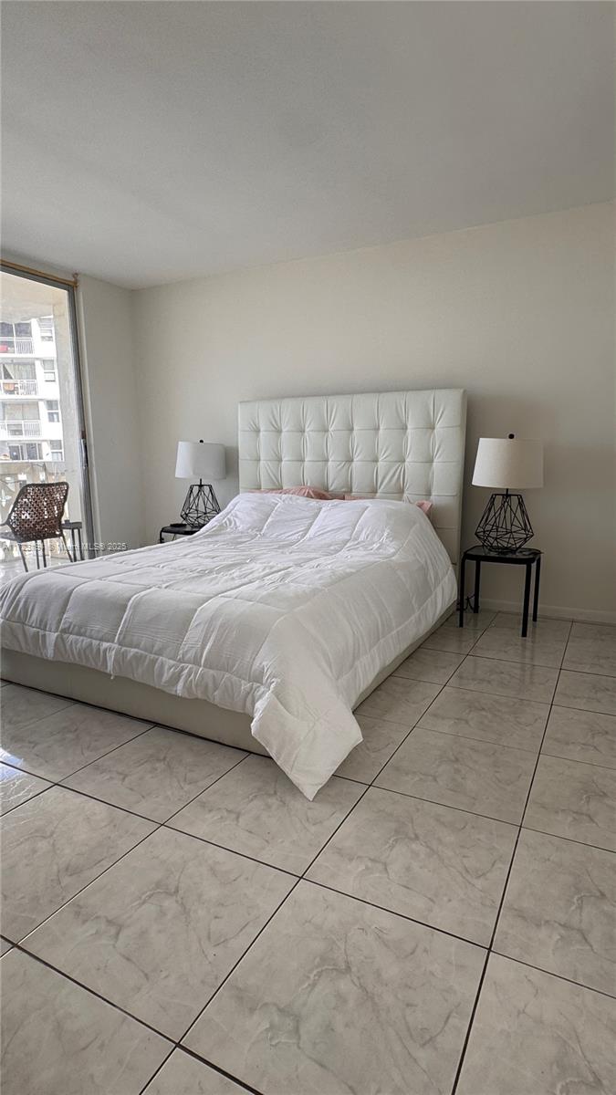 IMPERIAL TOWERS CONDO - Residential