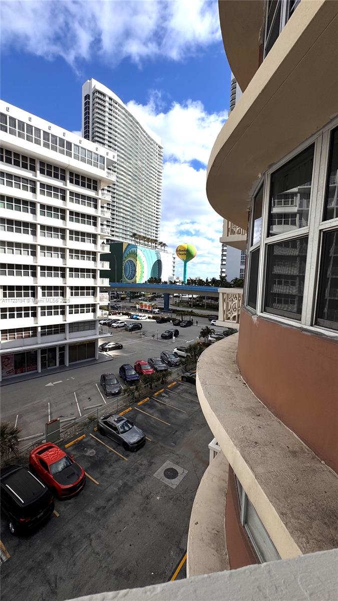 IMPERIAL TOWERS CONDO - Residential