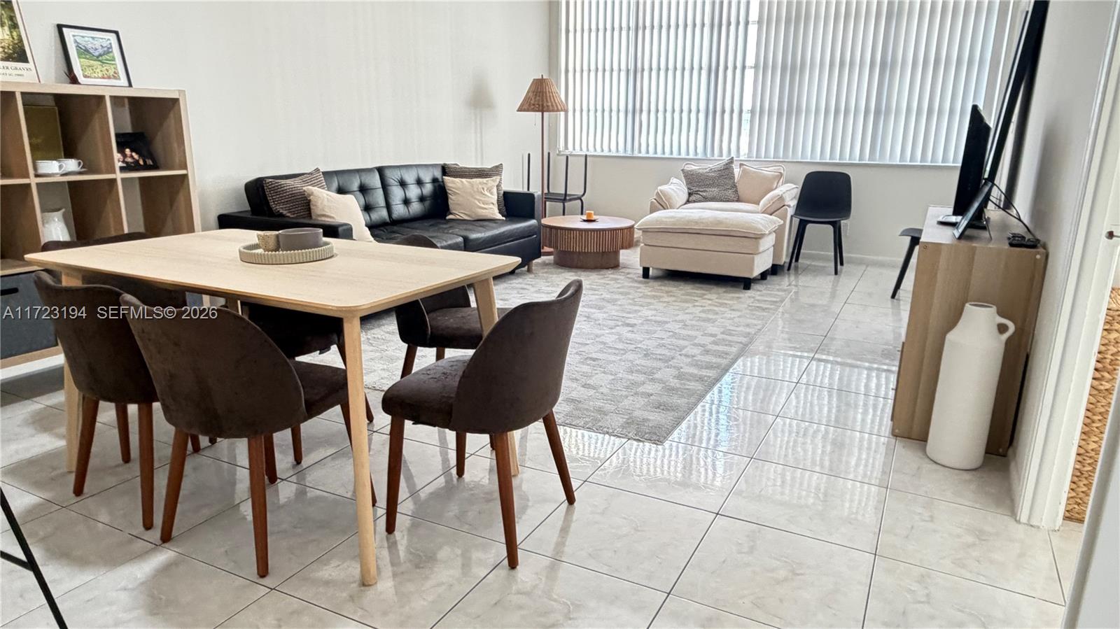 IMPERIAL TOWERS CONDO - Residential