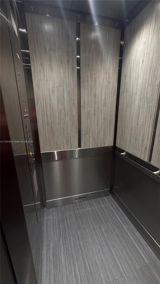 IMPERIAL TOWERS CONDO - Residential