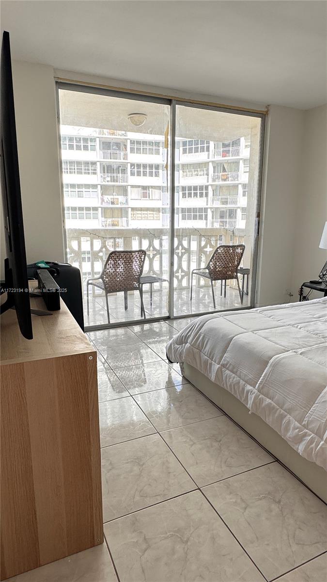 IMPERIAL TOWERS CONDO - Residential