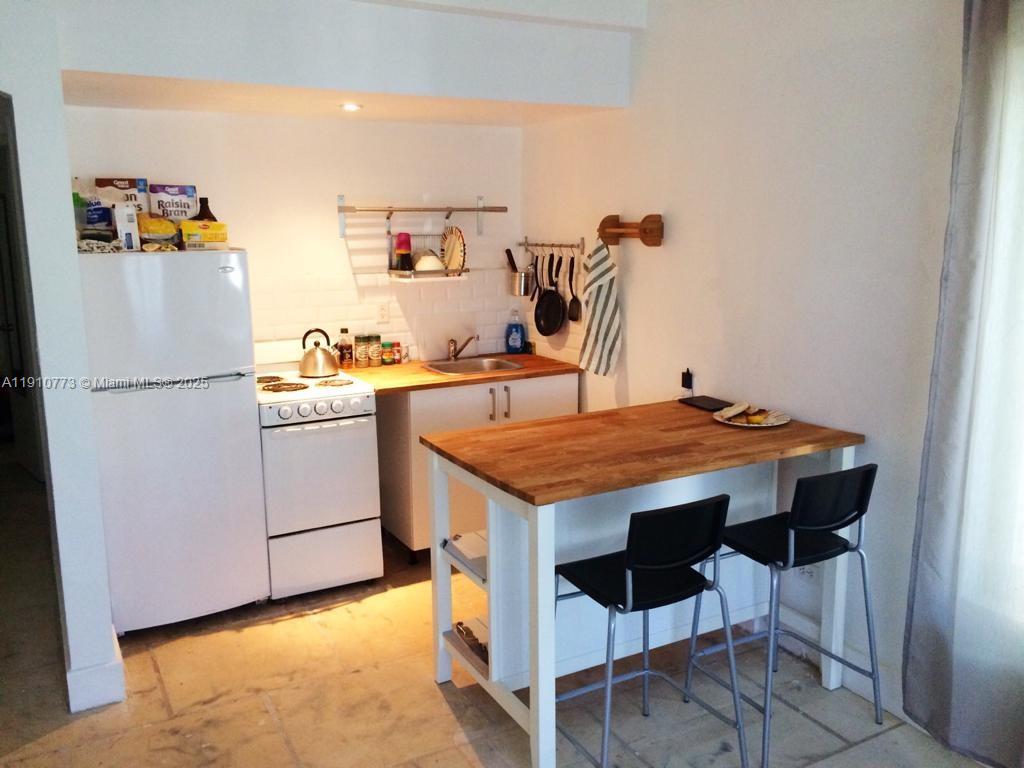 ENCLAVE ON THE BAY CONDO - Residential Lease