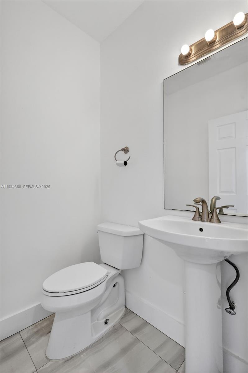 MARINA COVE AT HARBOR VIL - Residential