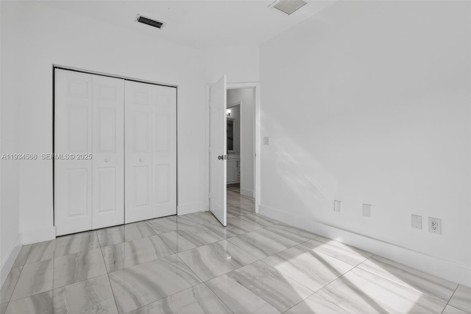 MARINA COVE AT HARBOR VIL - Residential