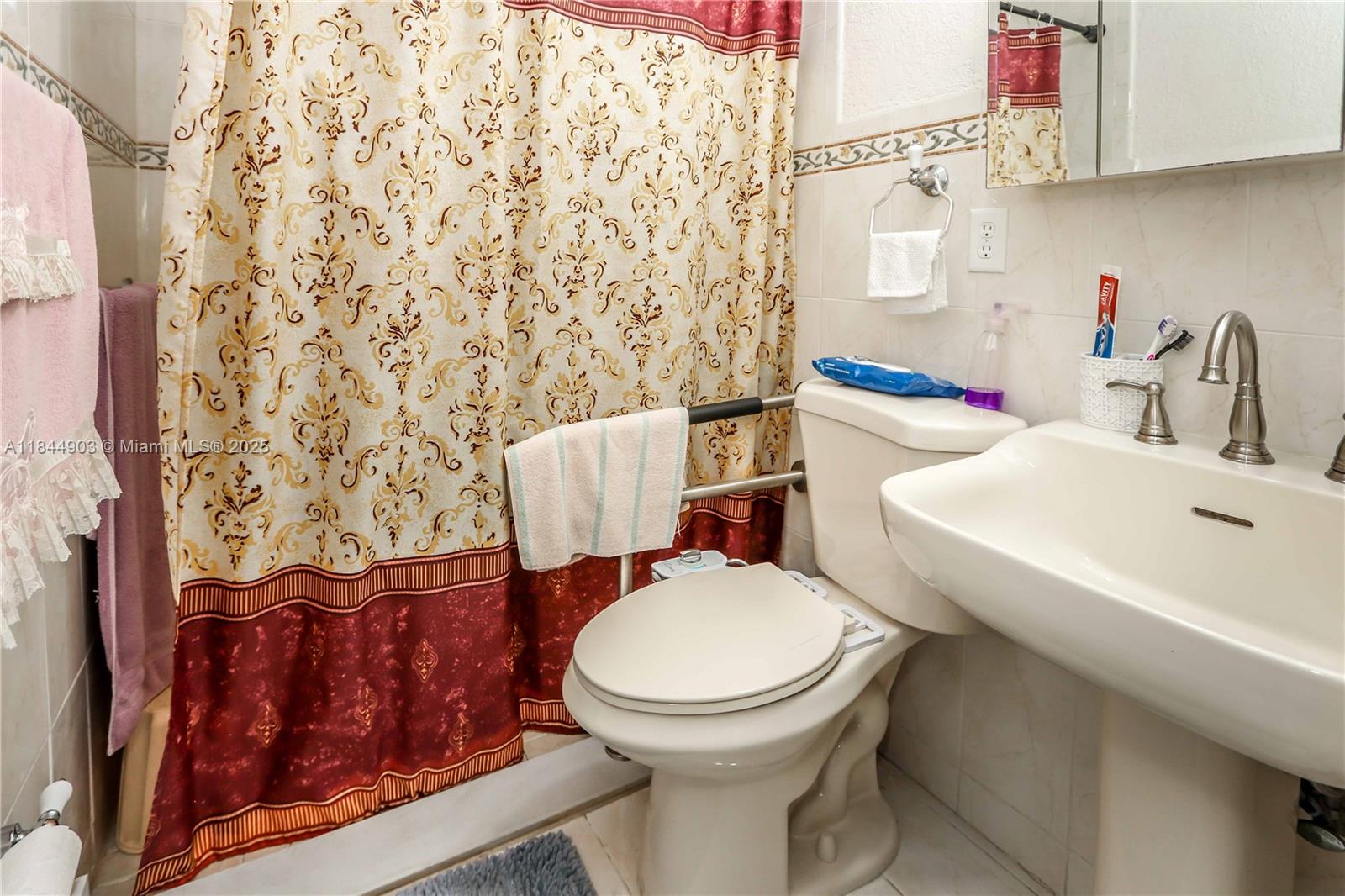 HIALEAH 12TH ADDN REV & A - Residential