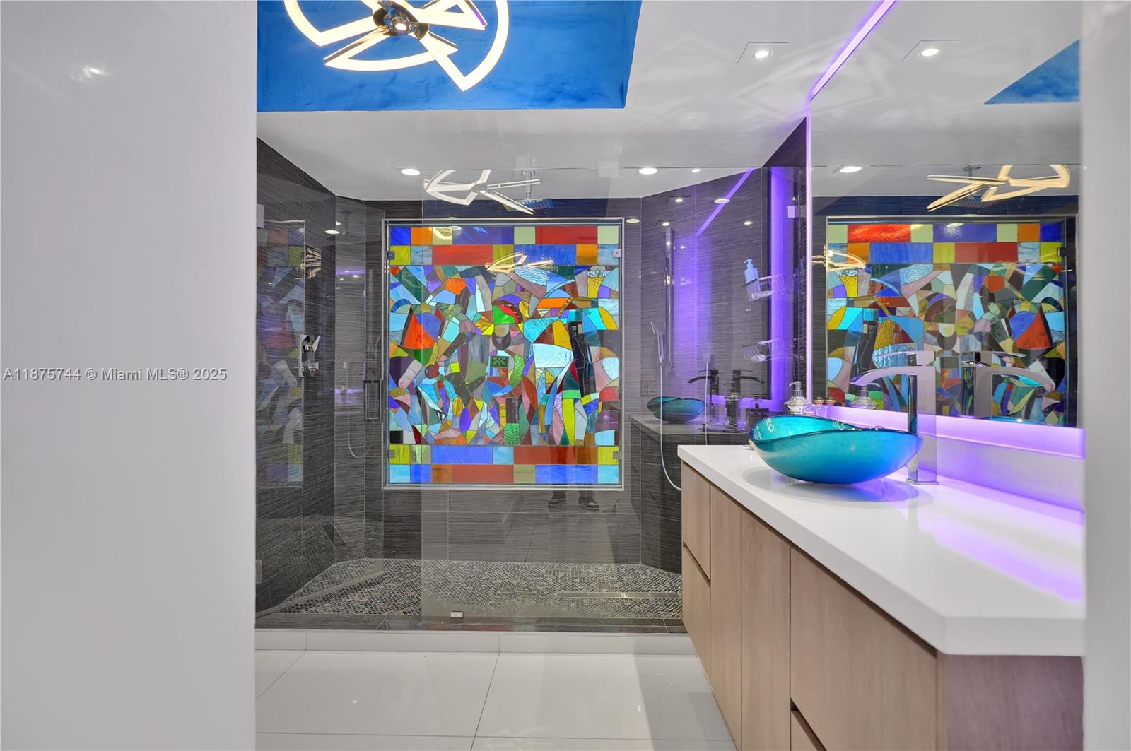 BLUE DIAMOND CONDO - Residential