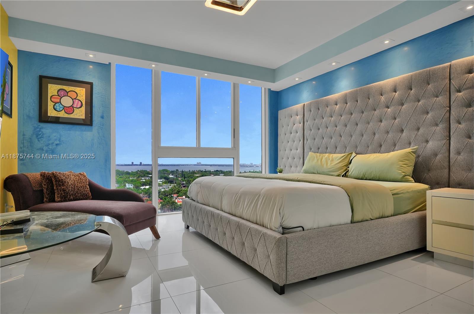 BLUE DIAMOND CONDO - Residential