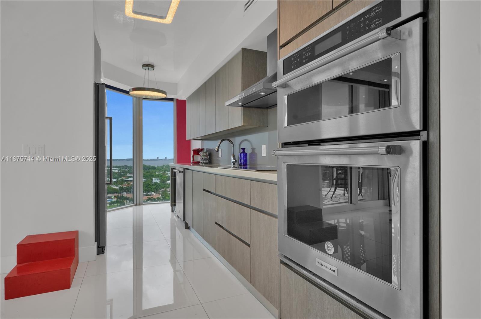 BLUE DIAMOND CONDO - Residential