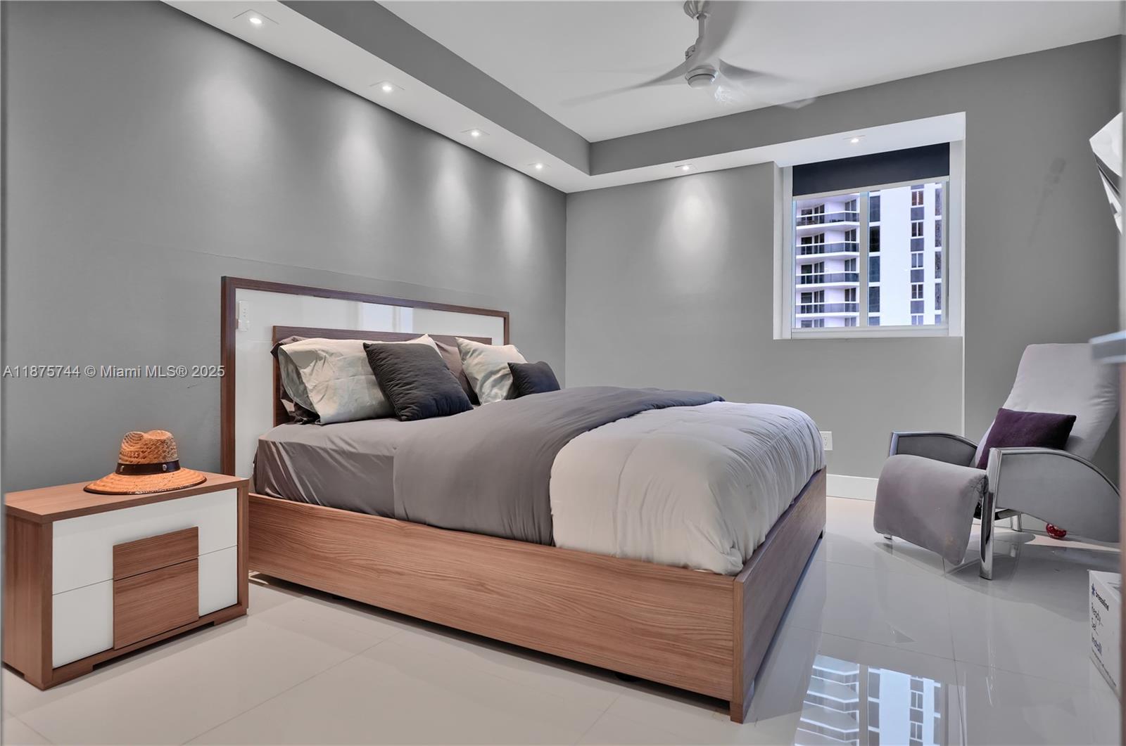 BLUE DIAMOND CONDO - Residential