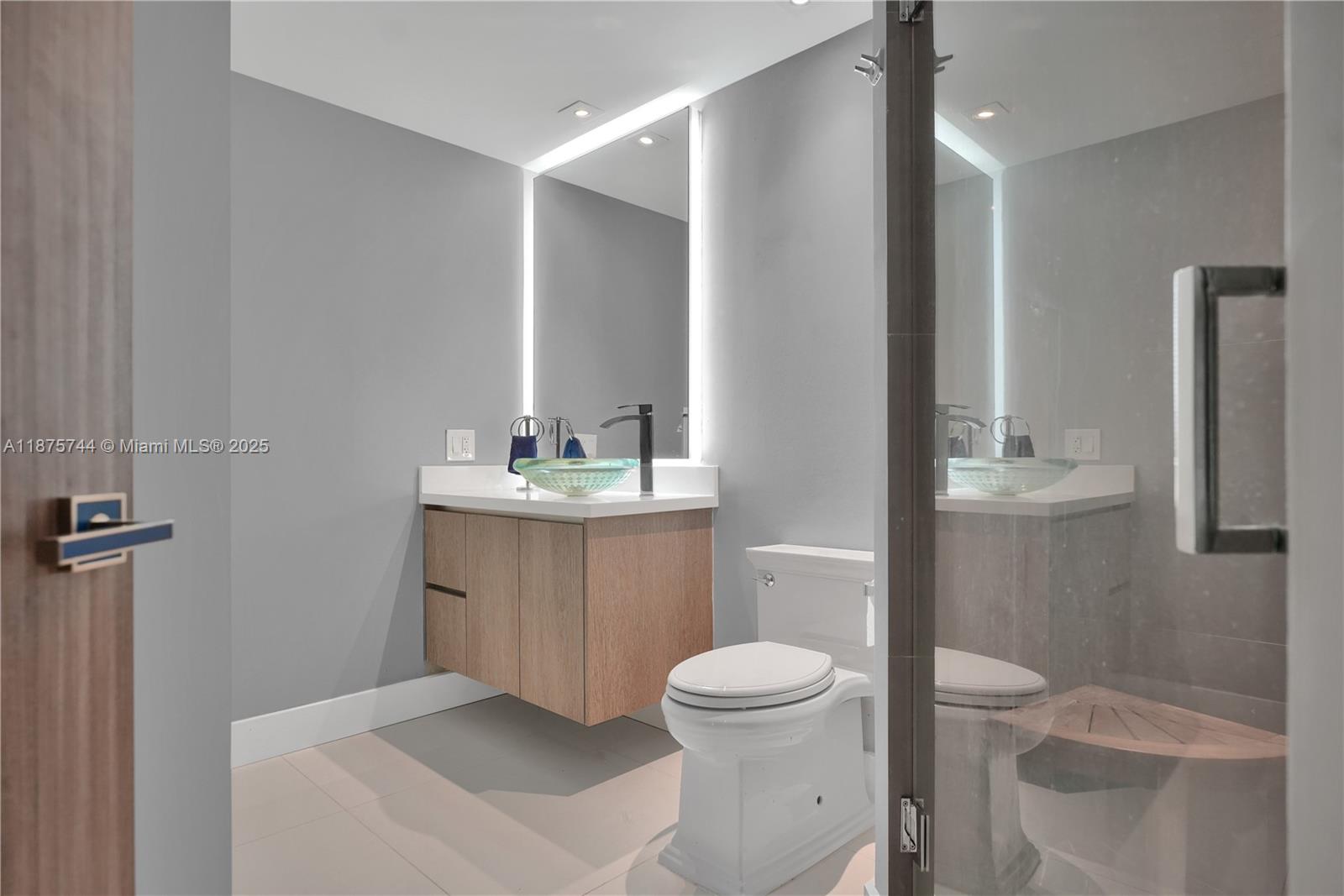 BLUE DIAMOND CONDO - Residential