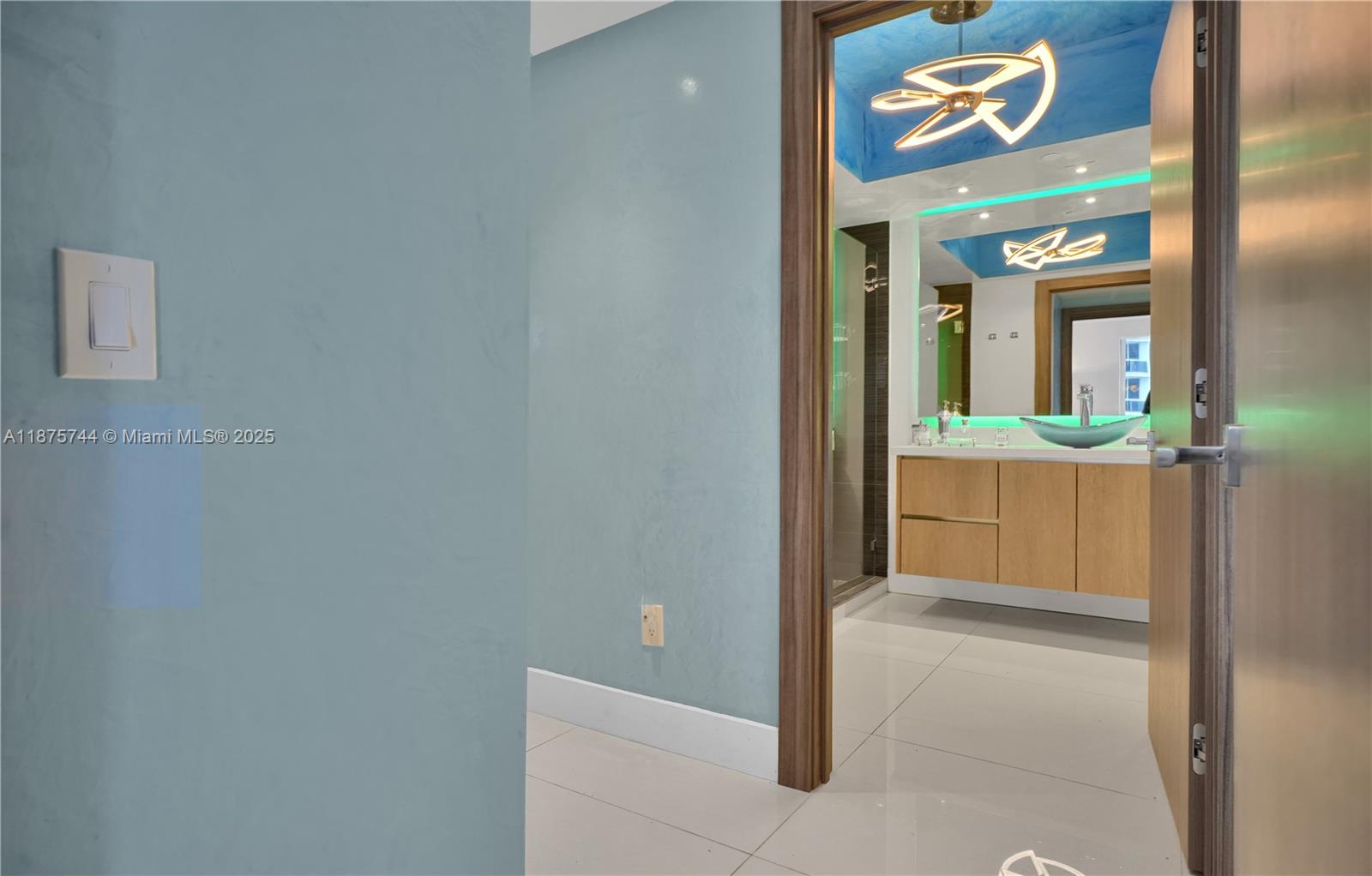 BLUE DIAMOND CONDO - Residential