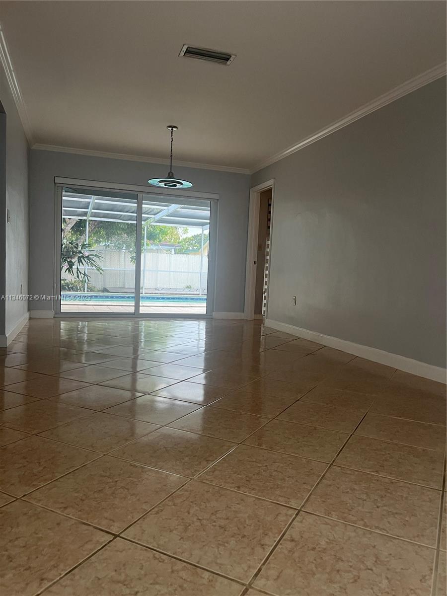 SUNRISE GOLF VILLAGE SEC - Residential Lease