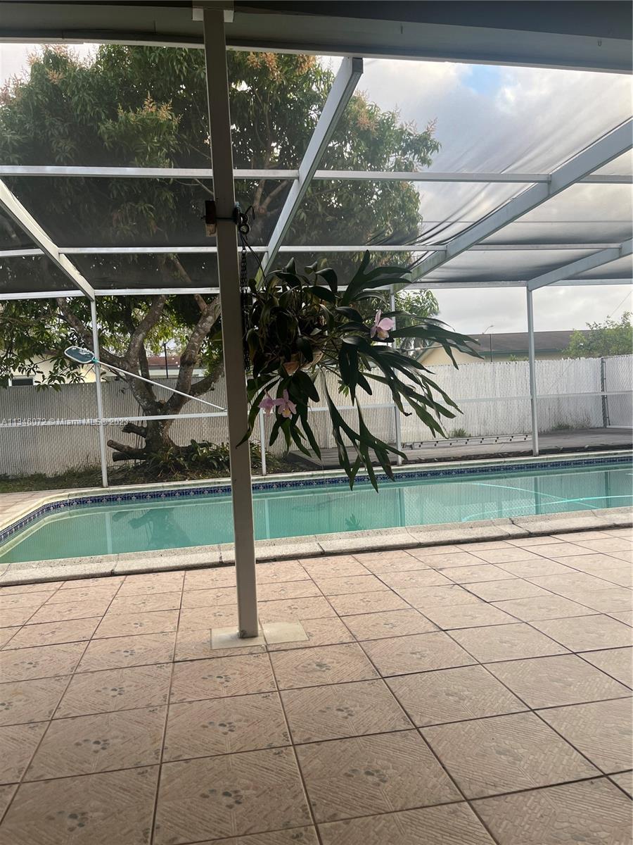 SUNRISE GOLF VILLAGE SEC - Residential Lease