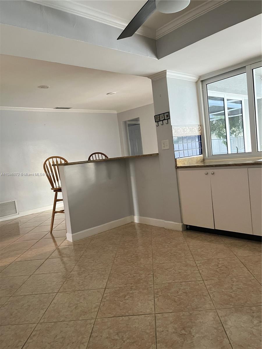 SUNRISE GOLF VILLAGE SEC - Residential Lease