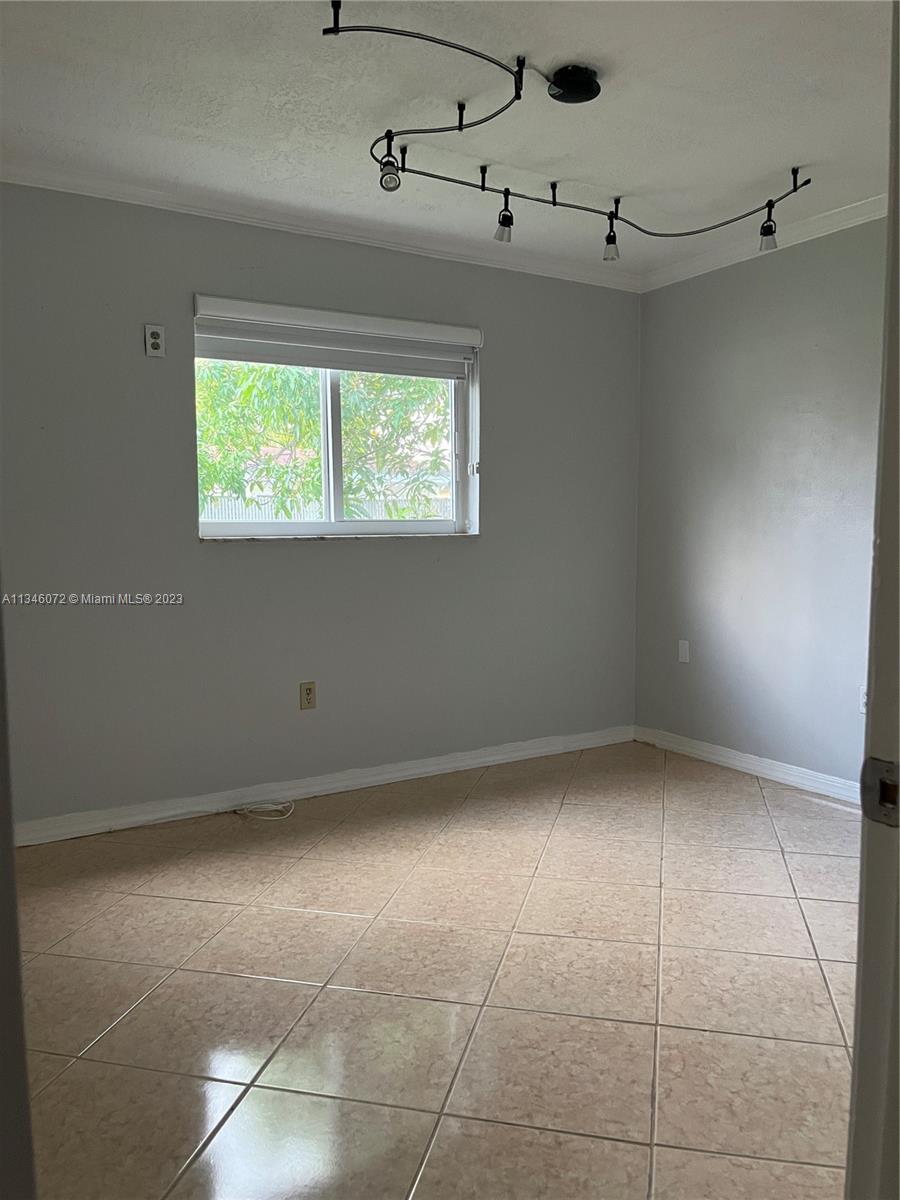 SUNRISE GOLF VILLAGE SEC - Residential Lease