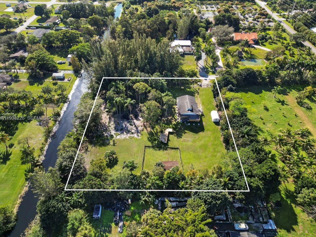 Photo of 18901 SW 59th St, Southwest Ranches, FL 33332 (MLS # A11936226)