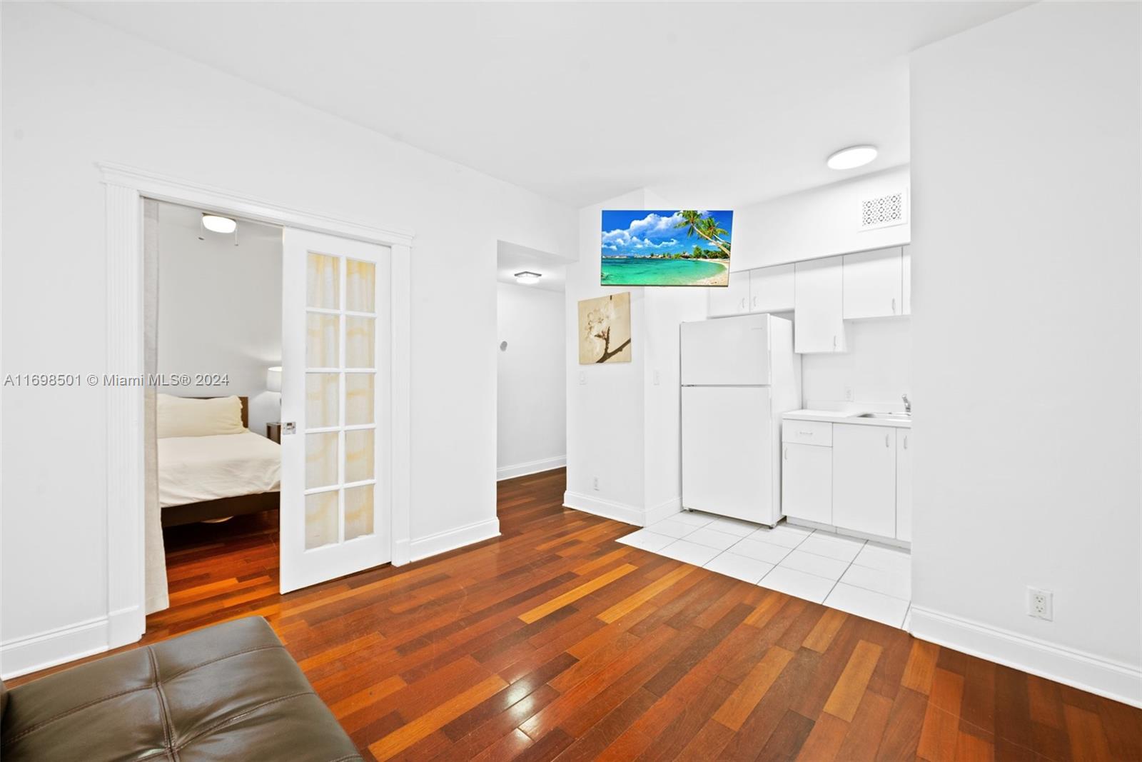 WINDSOR PLAZA CONDO - Residential Lease