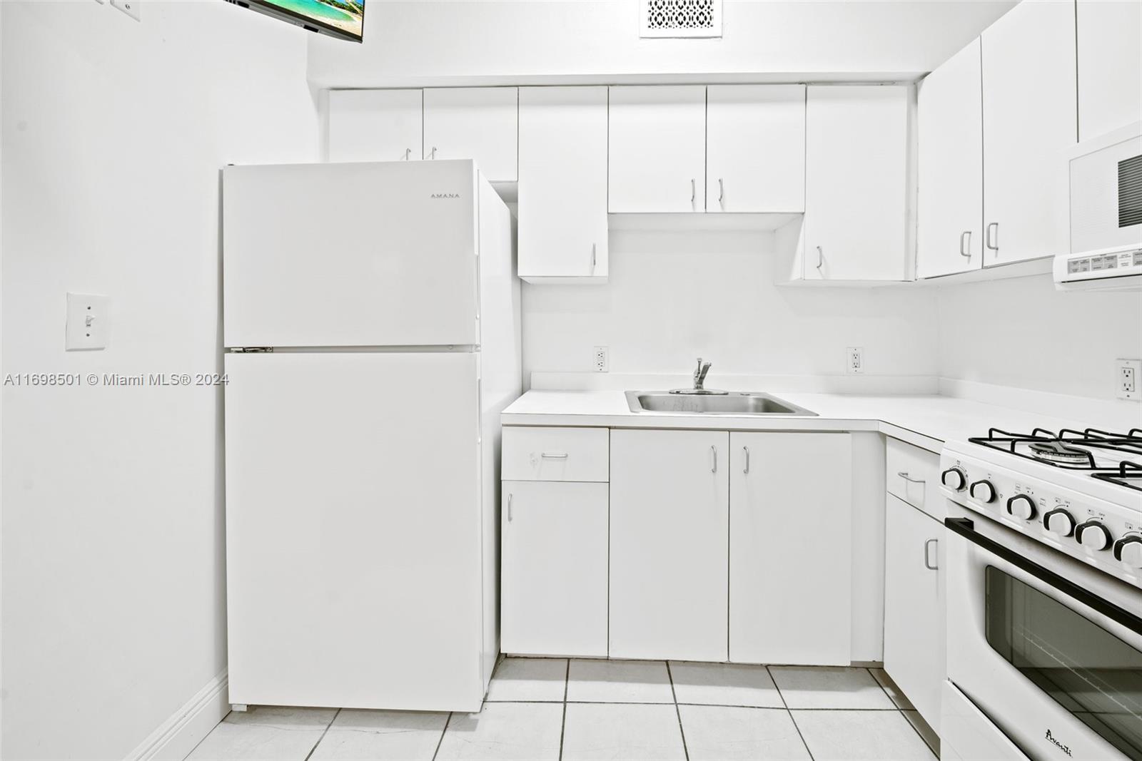 WINDSOR PLAZA CONDO - Residential Lease