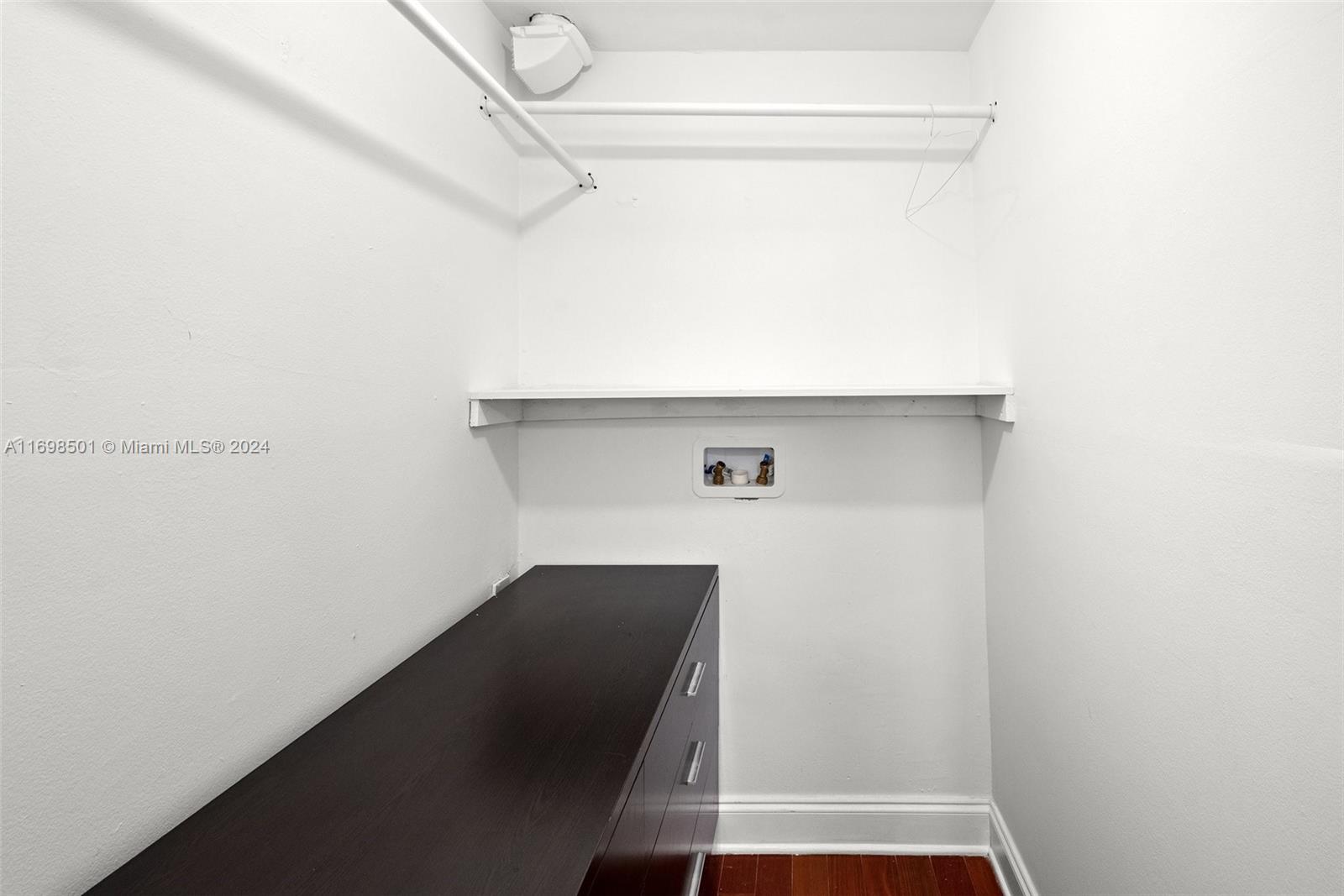 WINDSOR PLAZA CONDO - Residential Lease