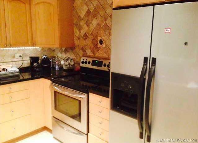 BRICKELL TOWNHOUSE CONDO - Residential Lease