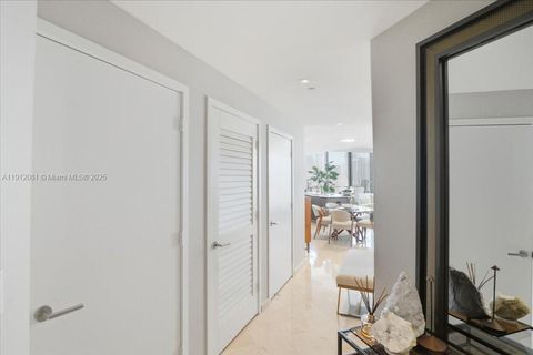 88 SW 7th St 1111 Miami FL 33130