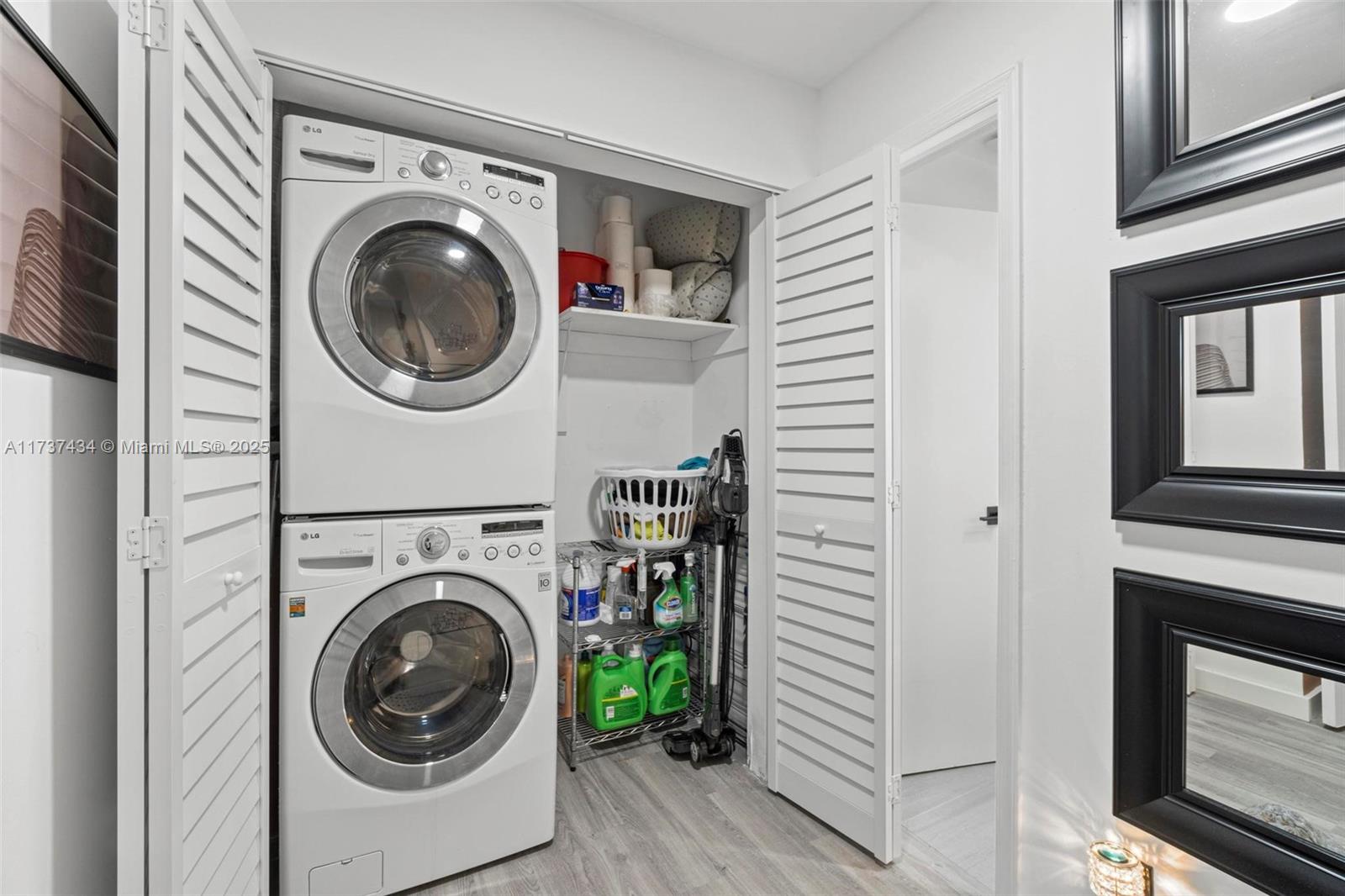 BANYAN COURTS CONDO - Residential