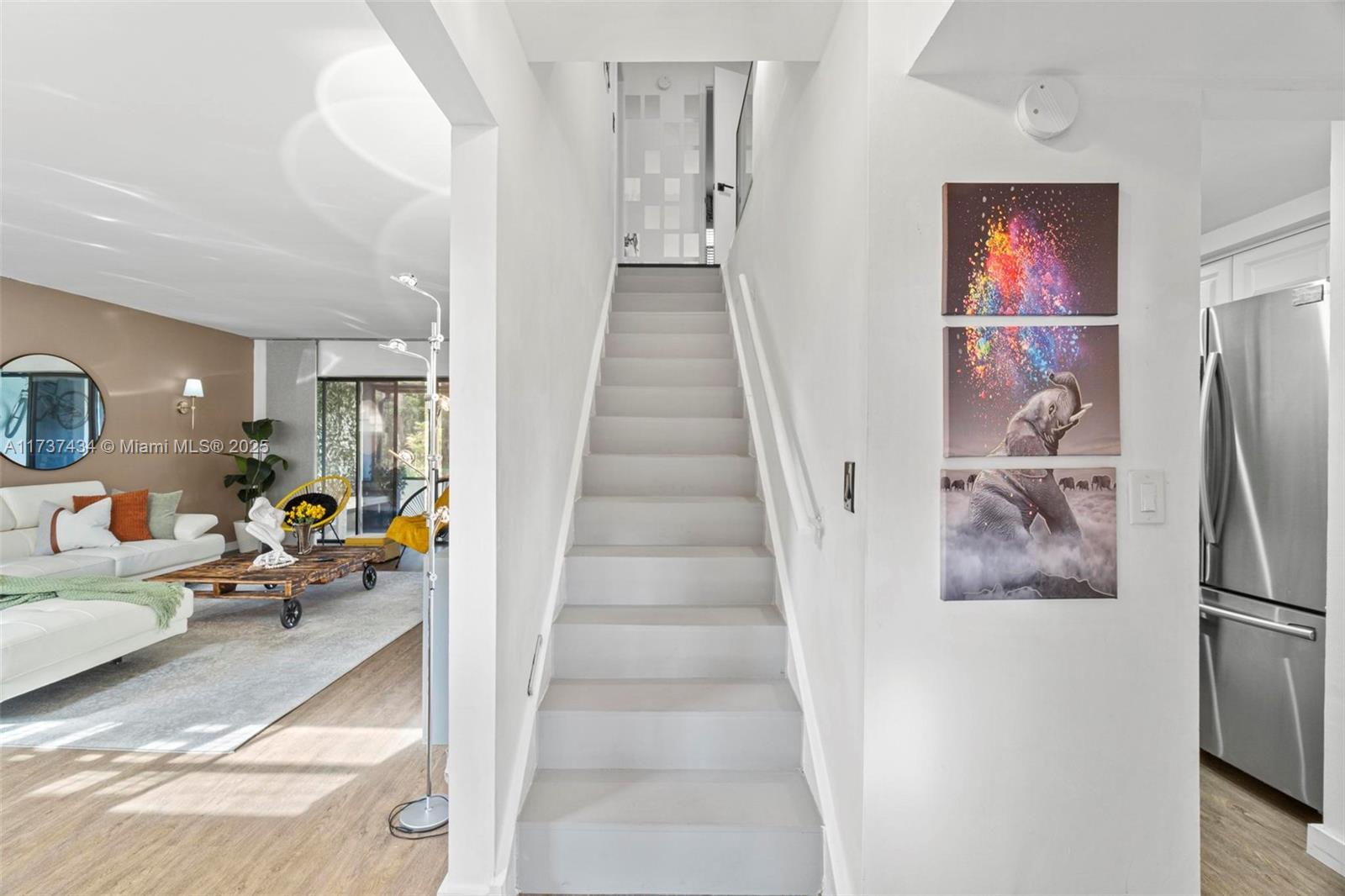 BANYAN COURTS CONDO - Residential