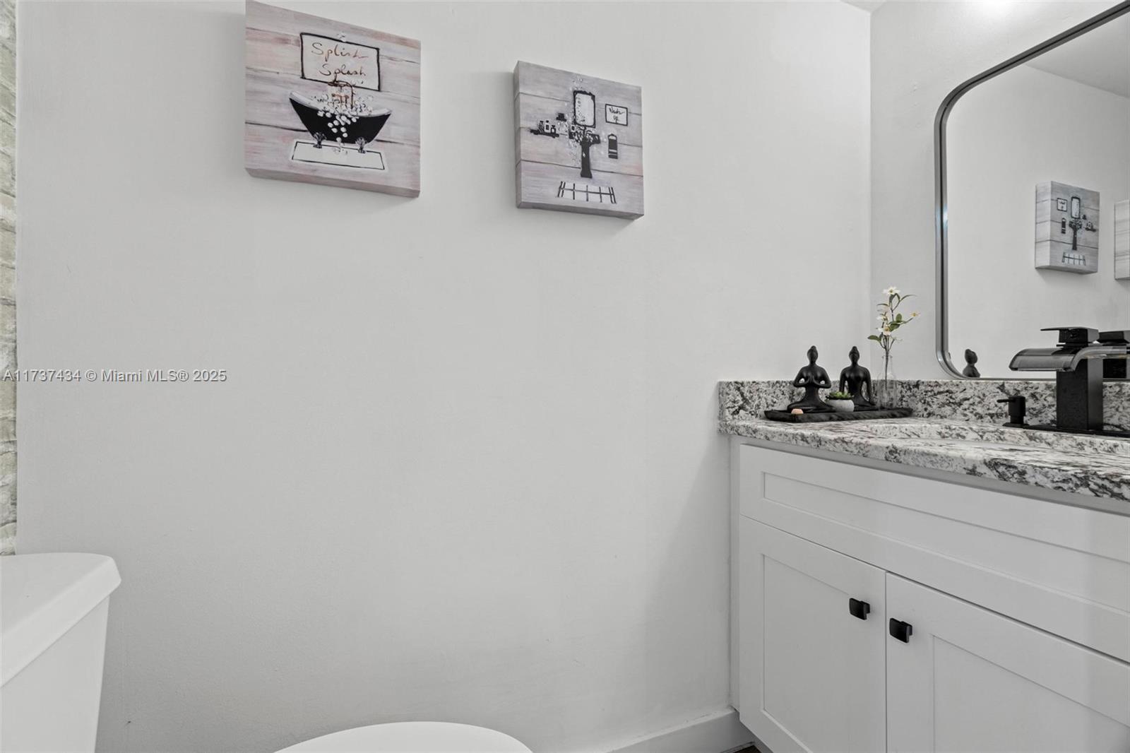 BANYAN COURTS CONDO - Residential