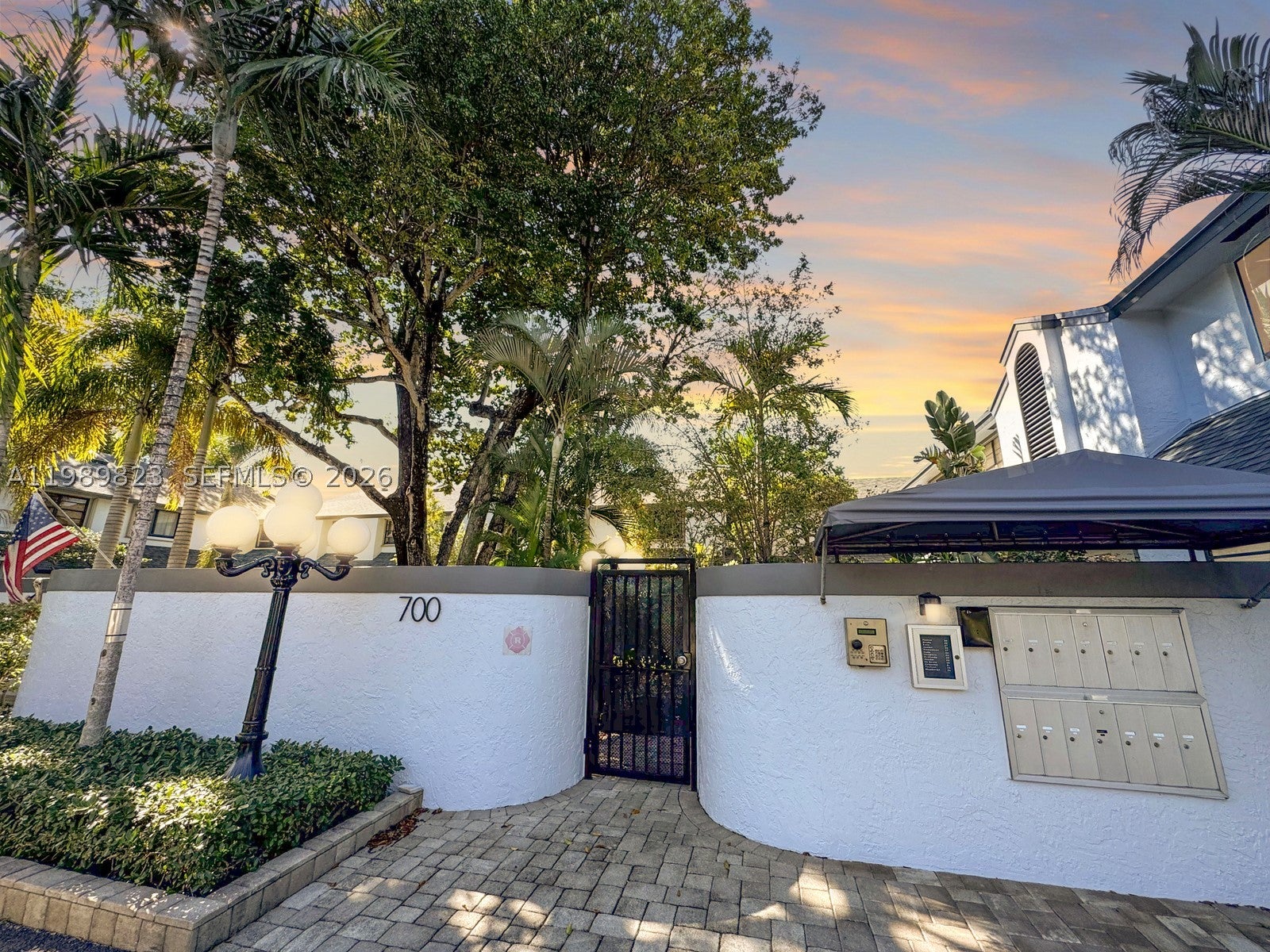700 SE 14th St G, Fort Lauderdale FL 33316