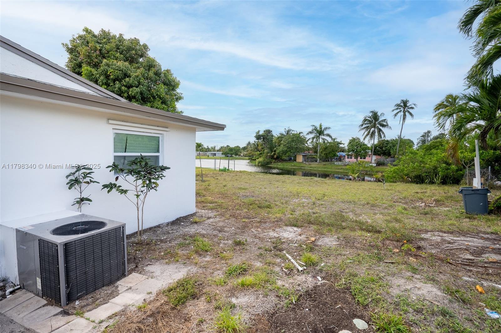 LAUDERDALE LAKES EAST GAT - Residential