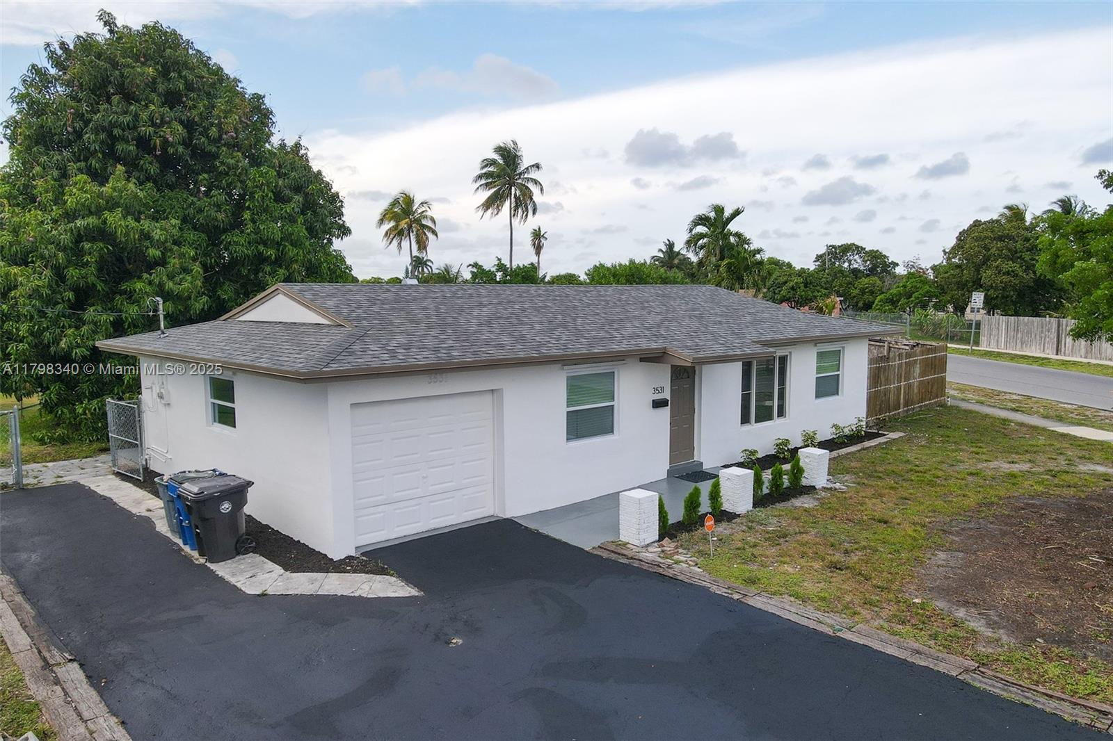 LAUDERDALE LAKES EAST GAT - Residential