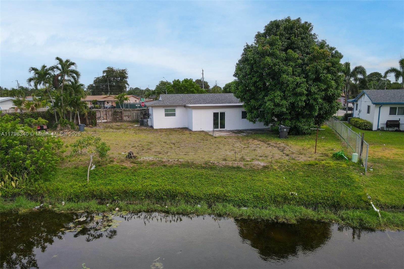 LAUDERDALE LAKES EAST GAT - Residential