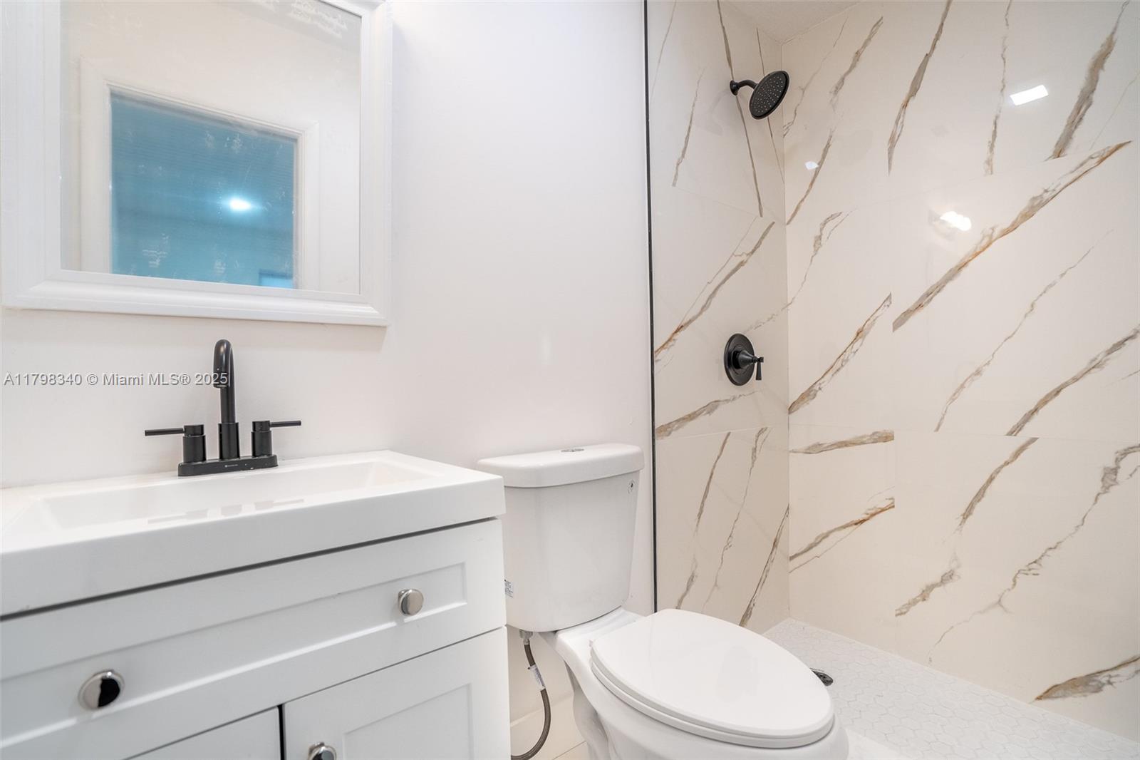 LAUDERDALE LAKES EAST GAT - Residential