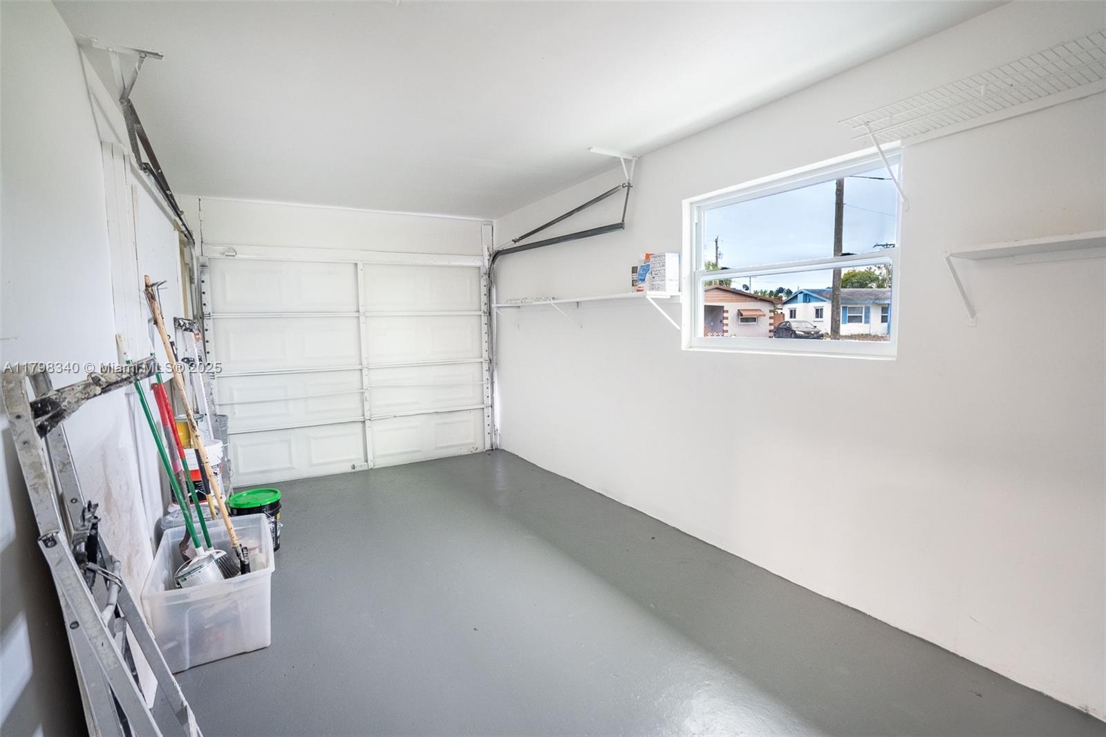 LAUDERDALE LAKES EAST GAT - Residential
