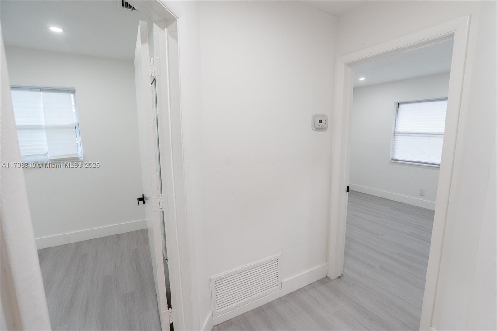 LAUDERDALE LAKES EAST GAT - Residential