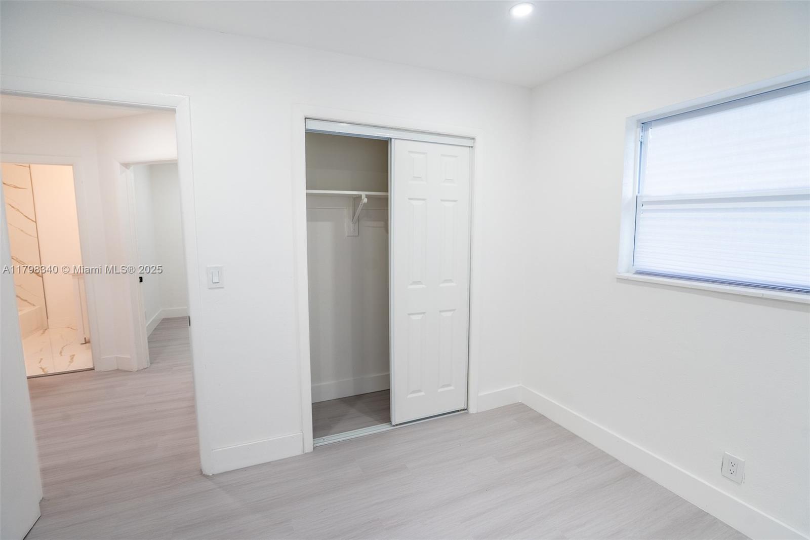 LAUDERDALE LAKES EAST GAT - Residential