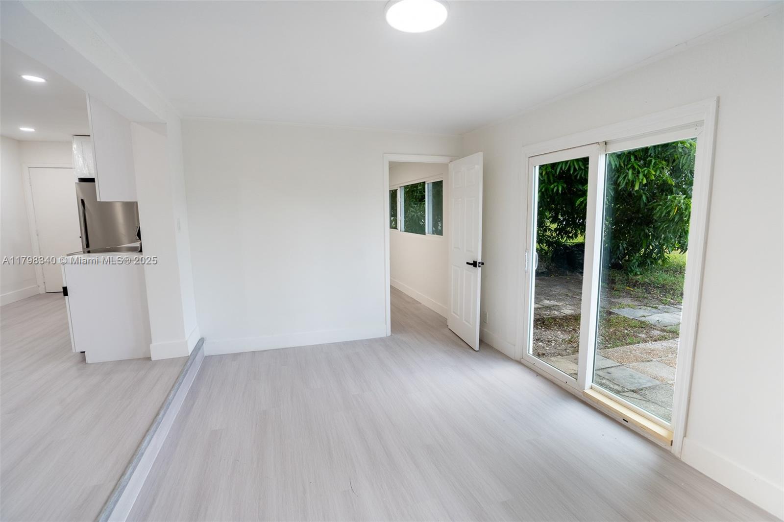 LAUDERDALE LAKES EAST GAT - Residential