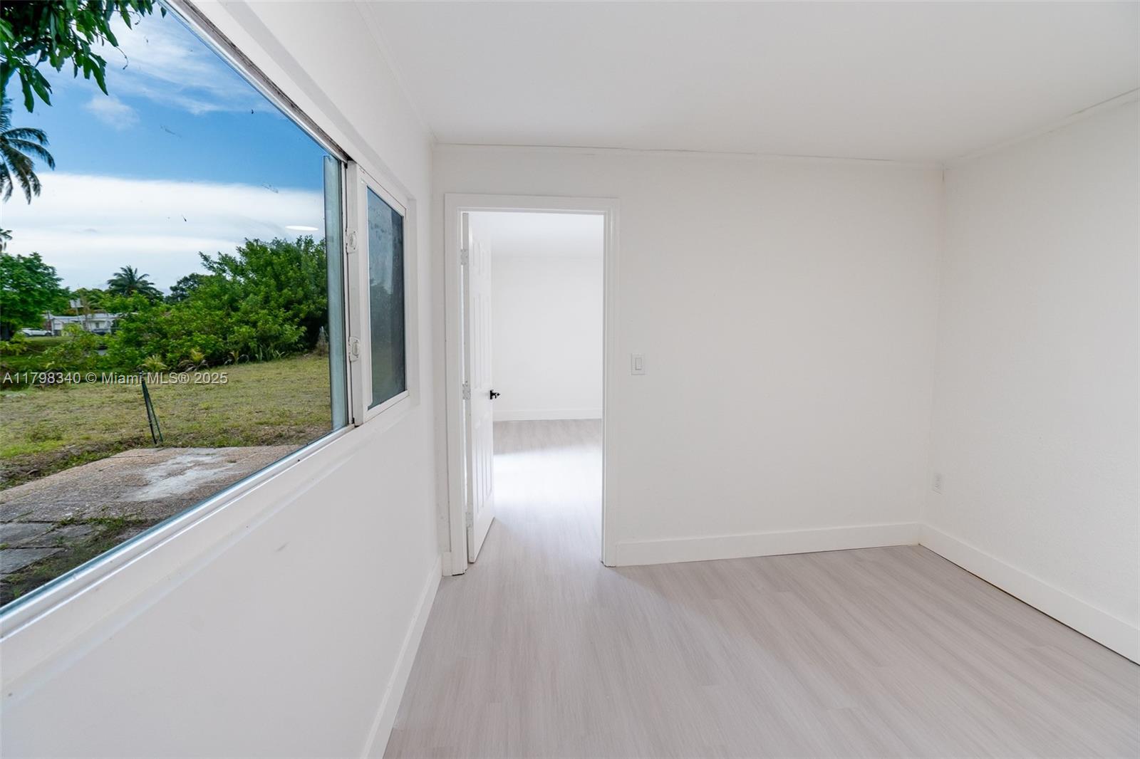 LAUDERDALE LAKES EAST GAT - Residential