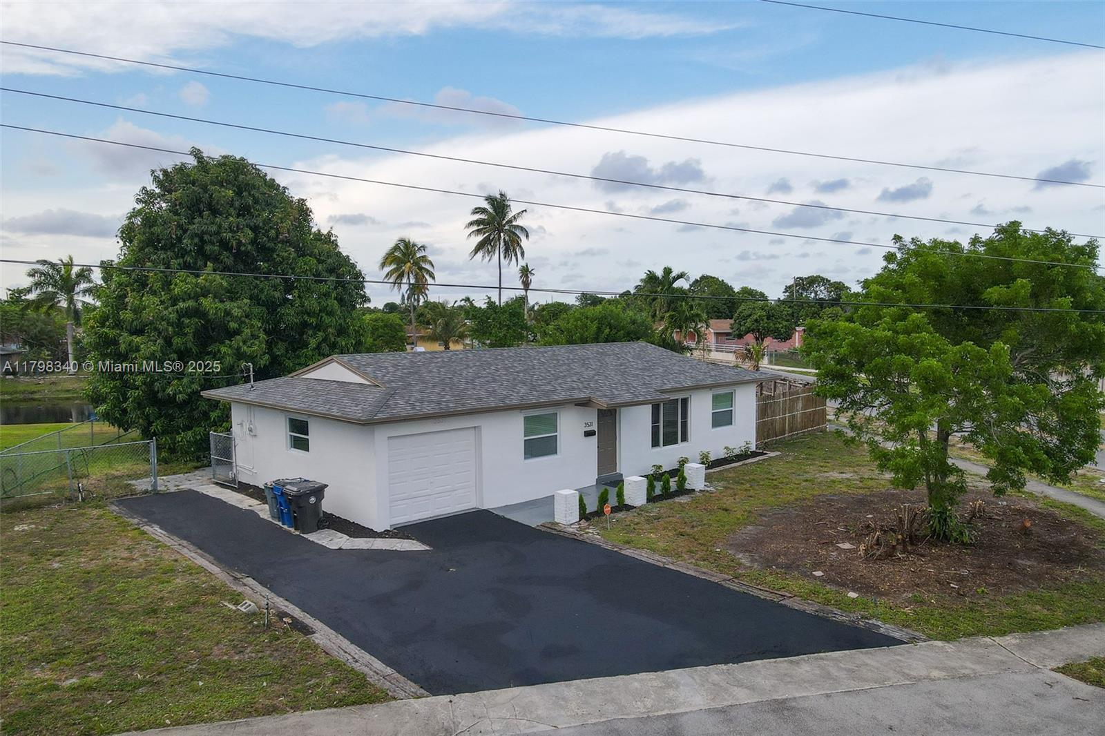 LAUDERDALE LAKES EAST GAT - Residential