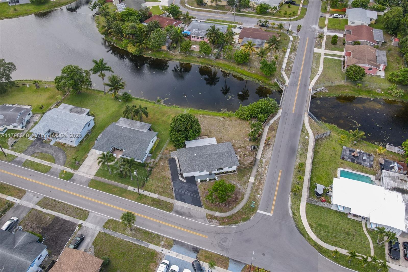3531 NW 26th St