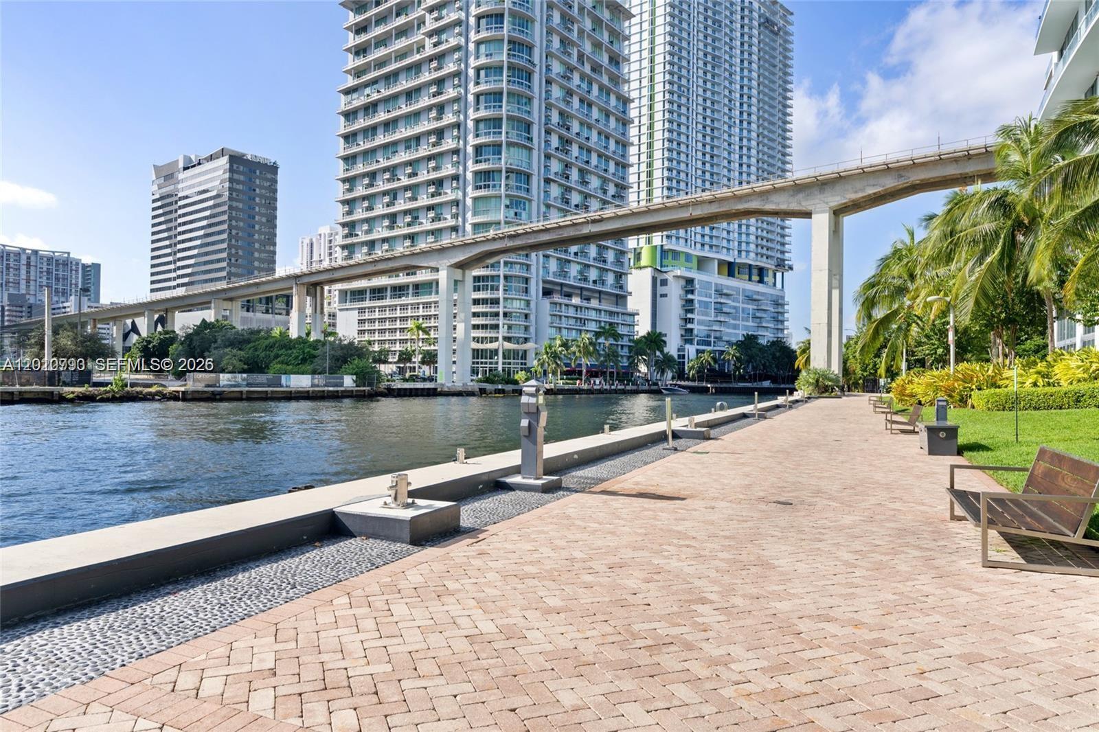 WIND CONDO - Residential