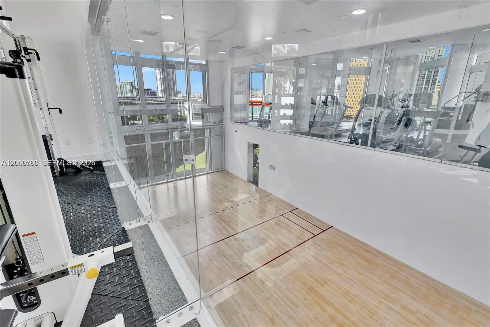 WIND CONDO - Residential